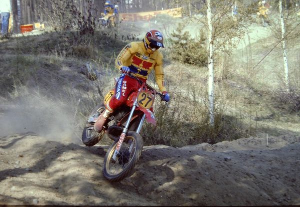 Ruskeasanta MM-500 1981 (2)